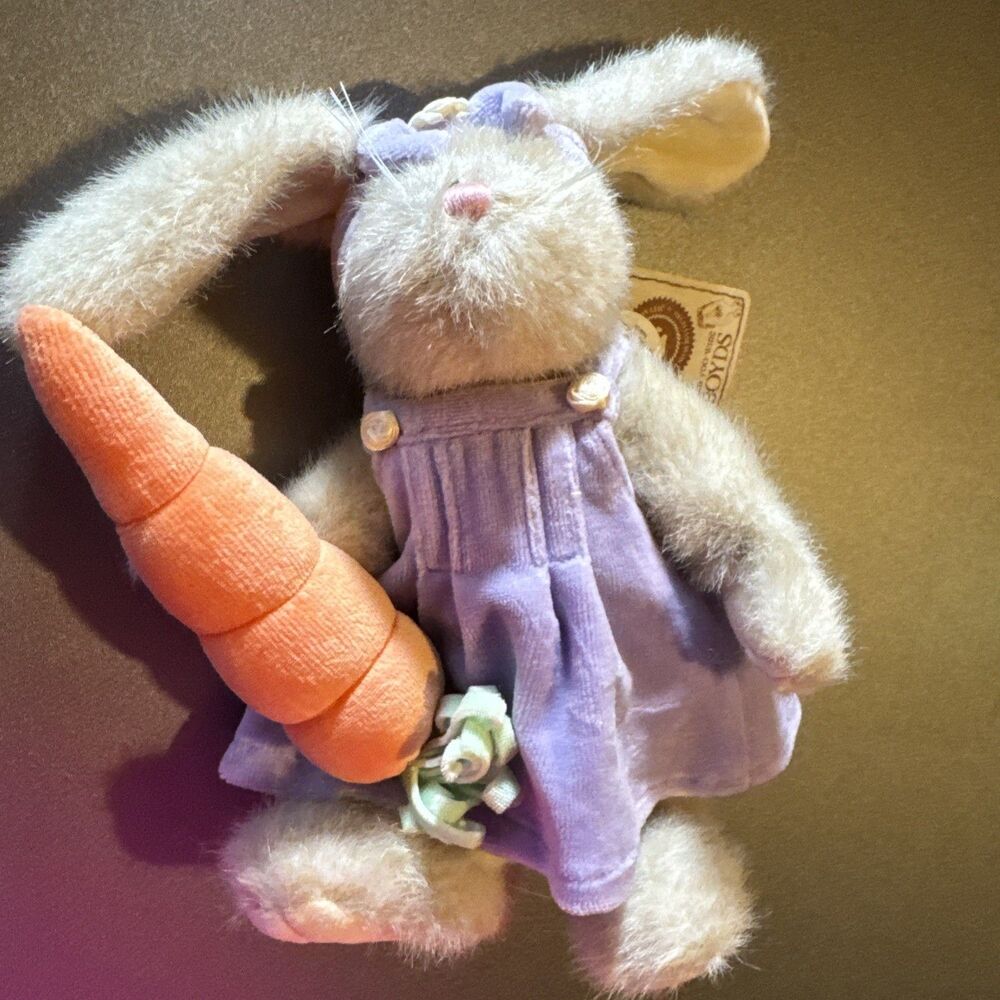 Boyds Brittney Q. Hopplebuns Bunny Rabbit with carrot 9" w/Tags